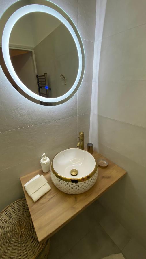 Patras Golden Suite Buitenkant foto